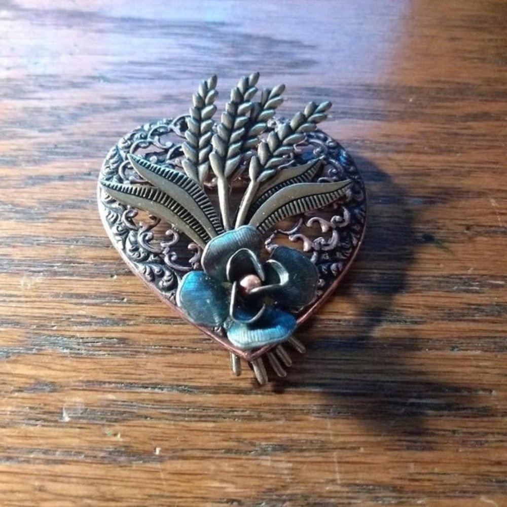 5. Vintage Floral/Wheat Stalk Brooch